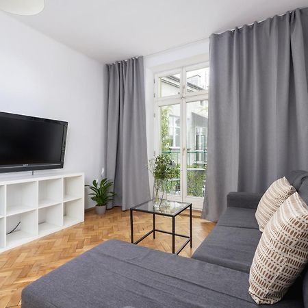 1-Bedroom Apartment With Balcony - Dluga 65 Krakov Exteriér fotografie
