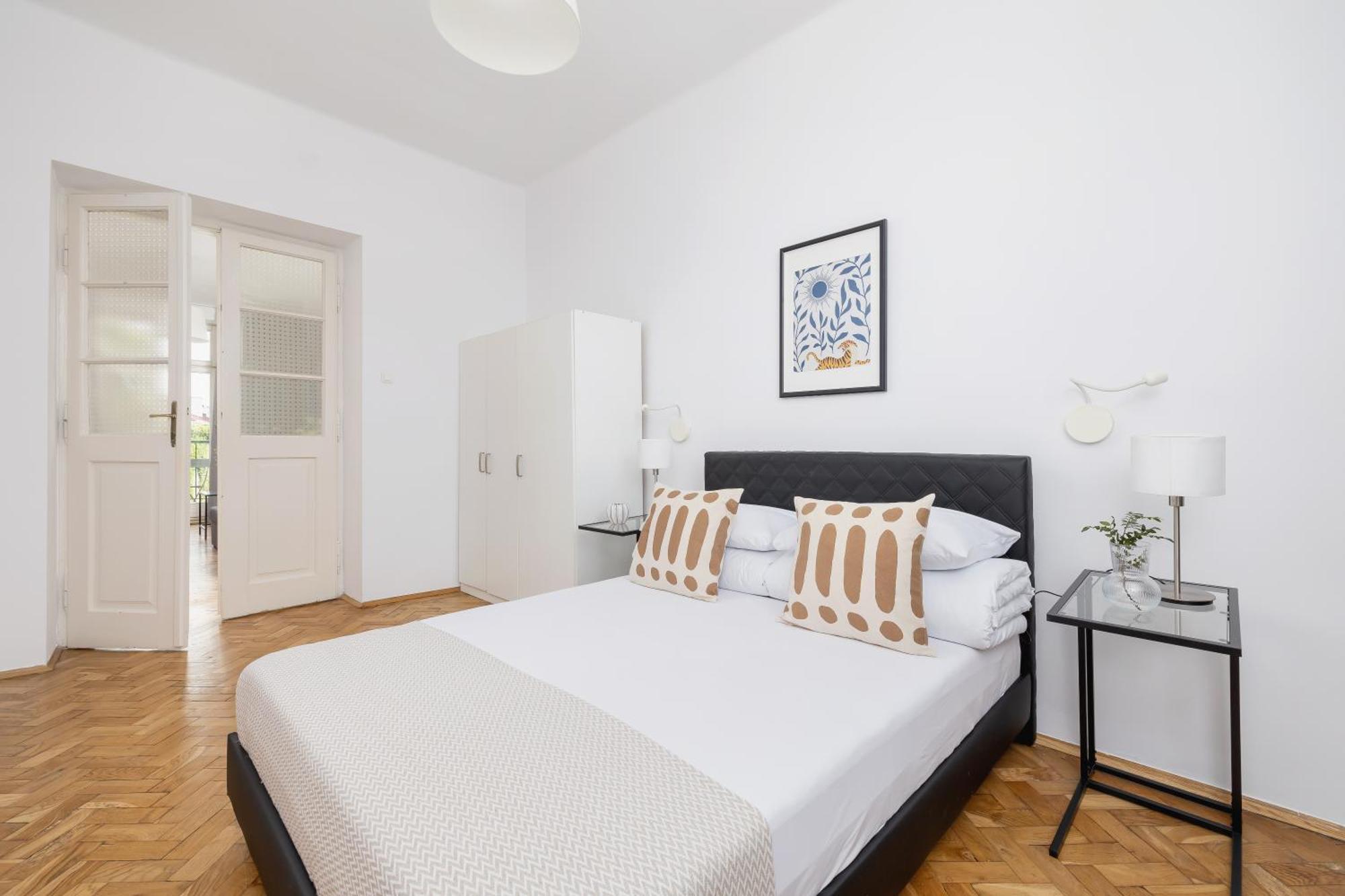 1-Bedroom Apartment With Balcony - Dluga 65 Krakov Exteriér fotografie